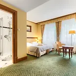 Park ホテル 4*