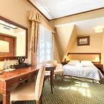 Park ホテル 4*